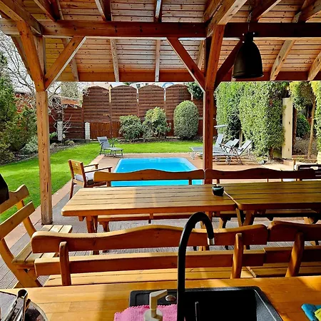 Nyaraló Comfortable House With Private Pool,