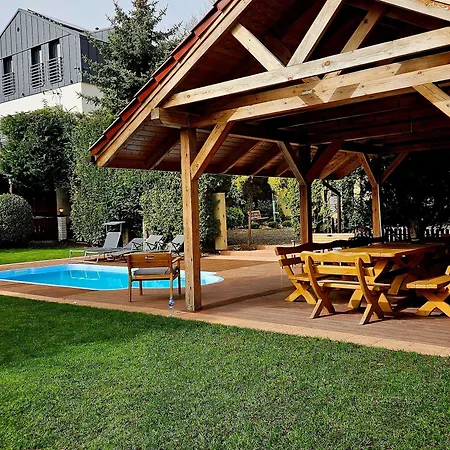 Comfortable House With Private Pool, 度假居 Kołczewo