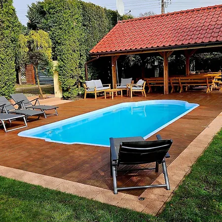度假居 Comfortable House With Private Pool, Kołczewo